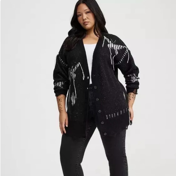 Torrid Mystic Moths 5X Black White Distressed Button Up Cardigan White Accents - Picture 2 of 15